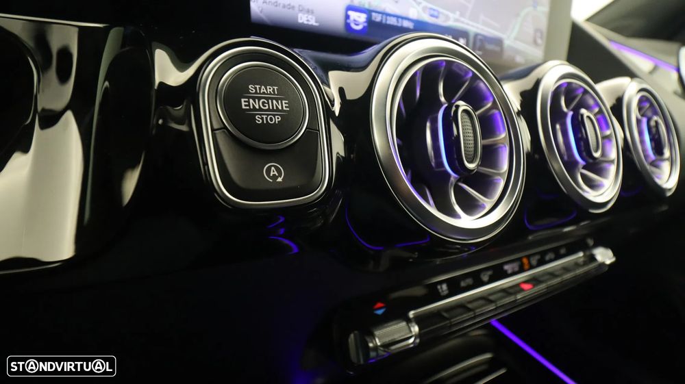 Mercedes-Benz GLA 180 d AMG Line - 23