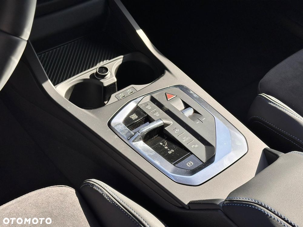 BMW Seria 2 220i mHEV - 24
