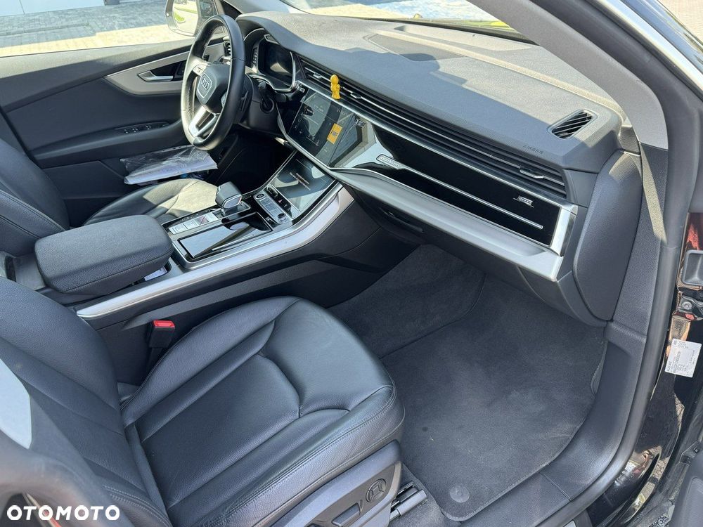 Audi Q8 55 TFSI quattro tiptronic - 11