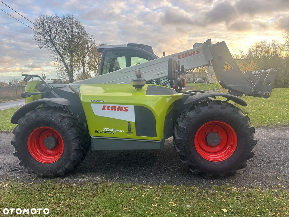 Claas Scorpion 7045 Plus - 2