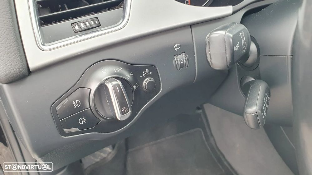 Audi A4 Avant 2.0 TDI Advance - 6