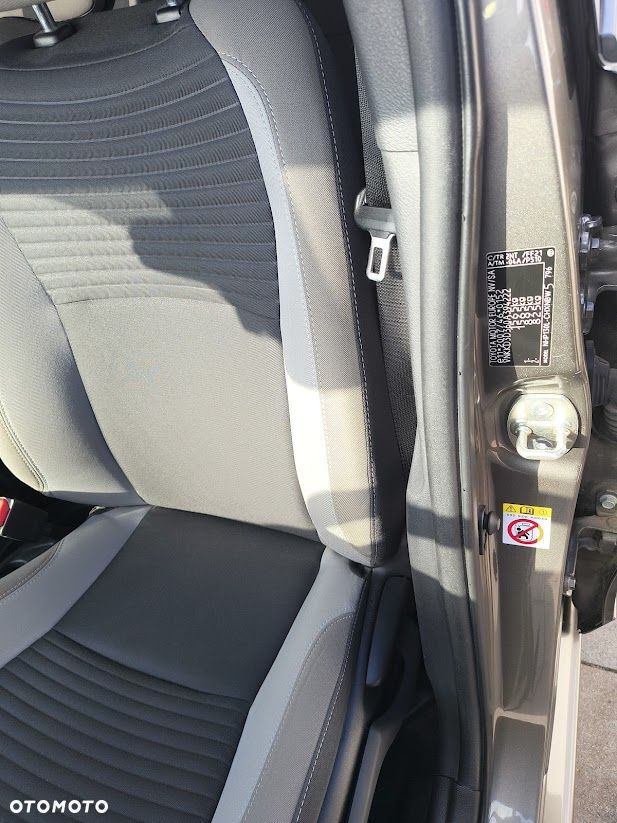 Toyota Yaris - 16