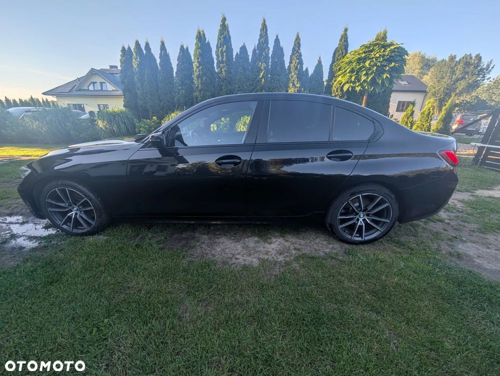 BMW Seria 3 320d Sport Line - 3