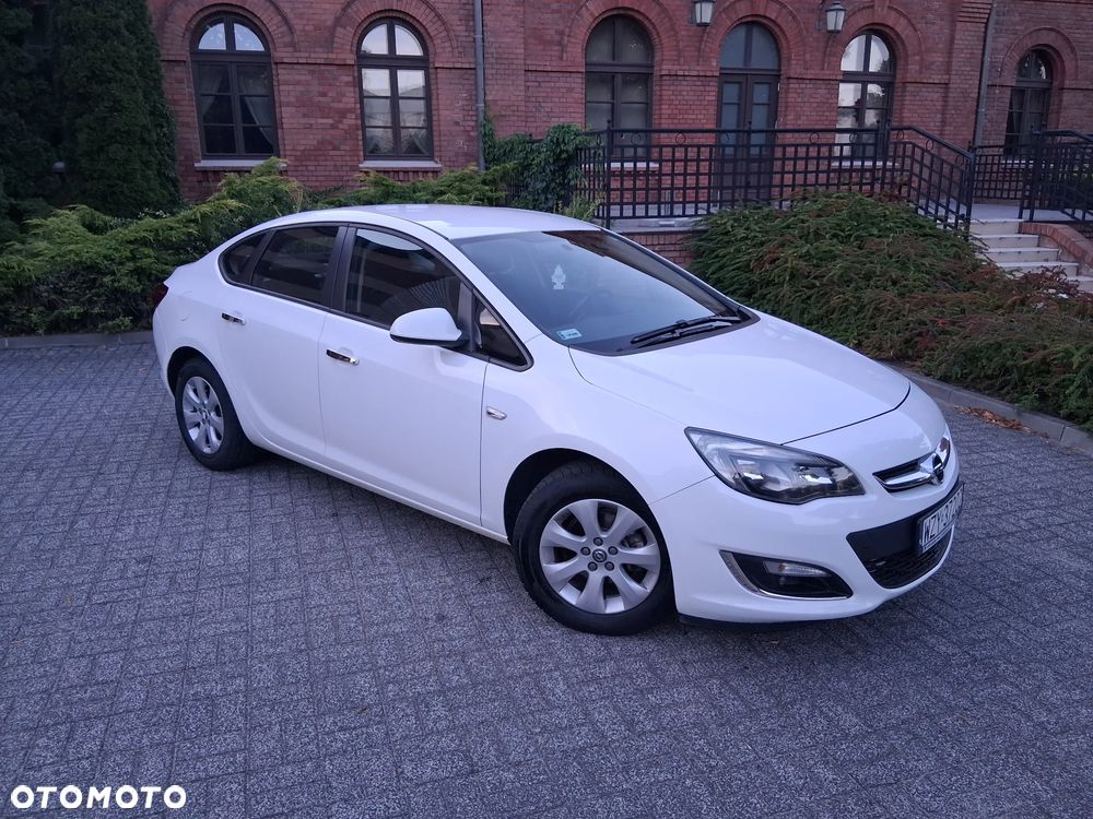 Opel Astra 1.6 Business EU6 - 13