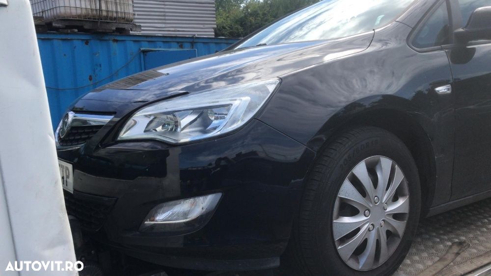 Dezmembrez Opel Astra J - 1.7 diesel/1.3 diesel - 3