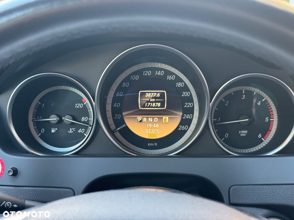 Mercedes-Benz Klasa C 180 CDI DPF (BlueEFFICIENCY) 7G-TRONIC - 26