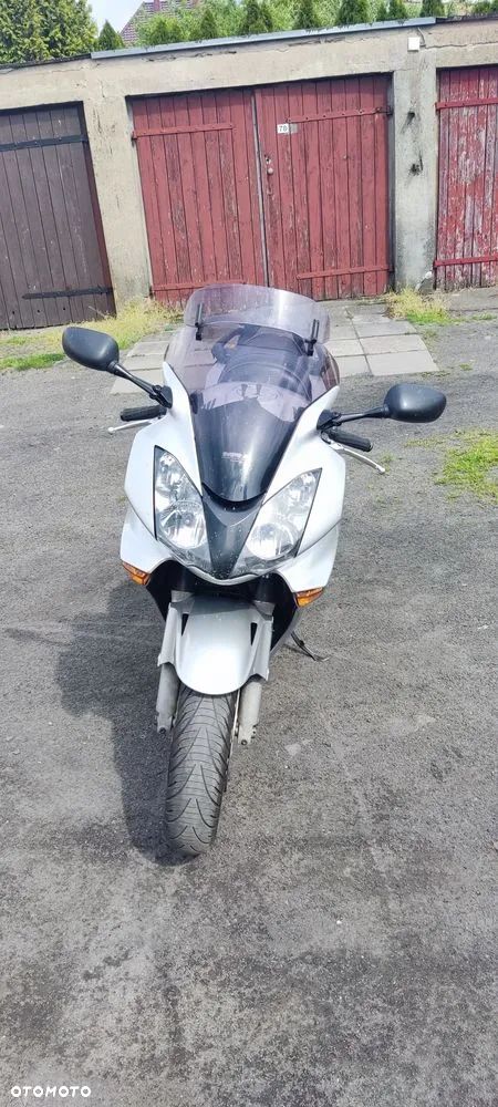 Honda VFR - 6