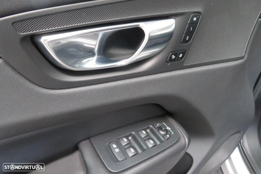 Volvo XC 60 2.0 T6 PHEV Ultimate Dark AWD - 27