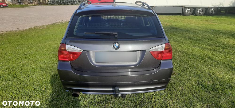 BMW Seria 3 320i - 2