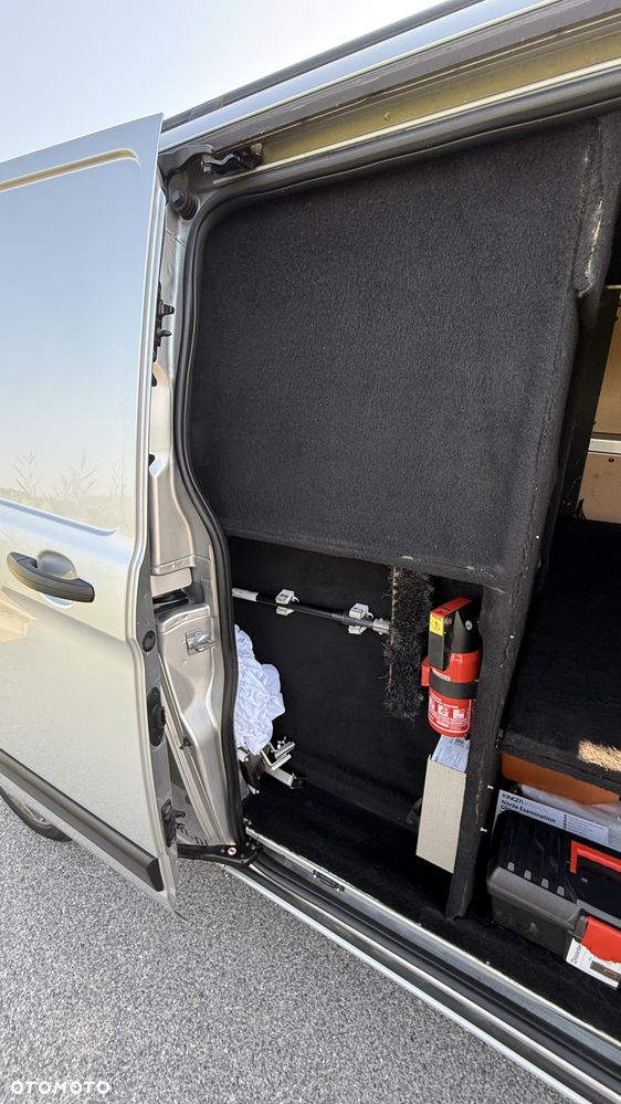 Ford TRANSIT CUSTOM - 11