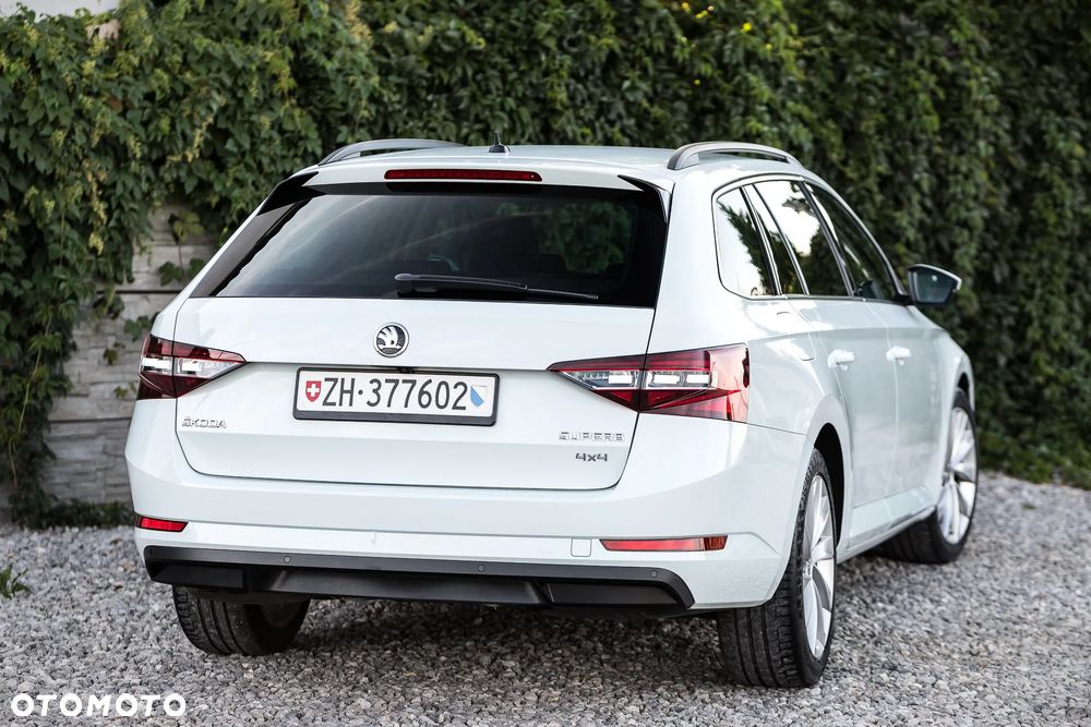 Skoda Superb 2.0 TDI 4x4 DSG Style - 9