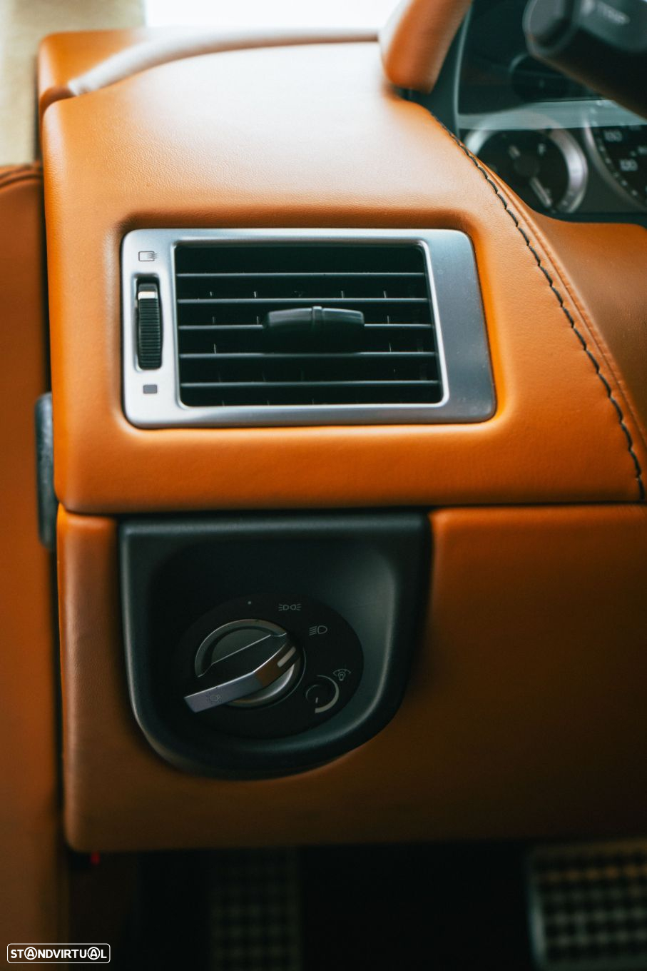 Aston Martin Vantage Roadster - 24