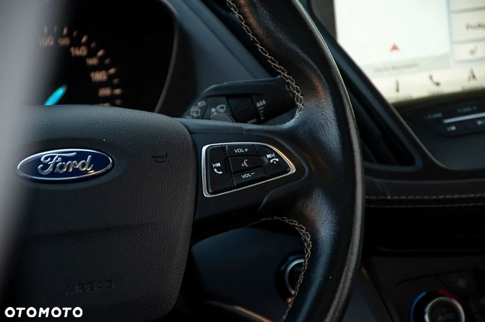 Ford Kuga - 36