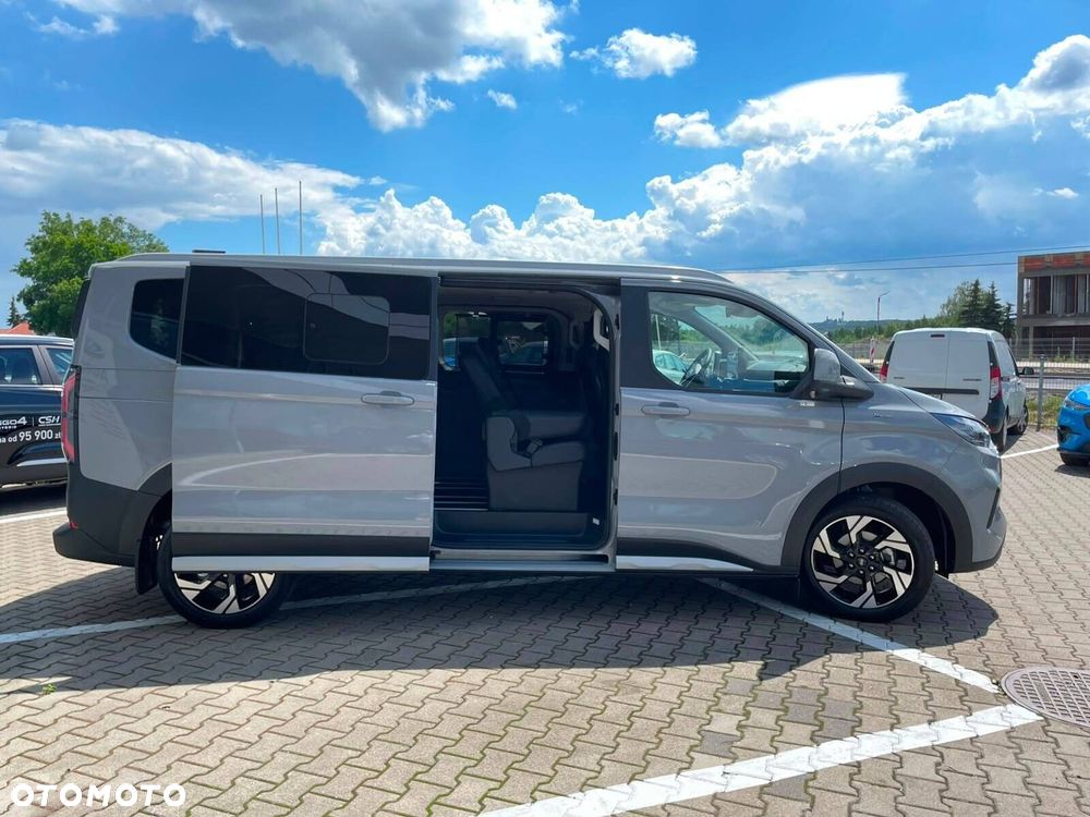 Ford Tourneo Custom - 8