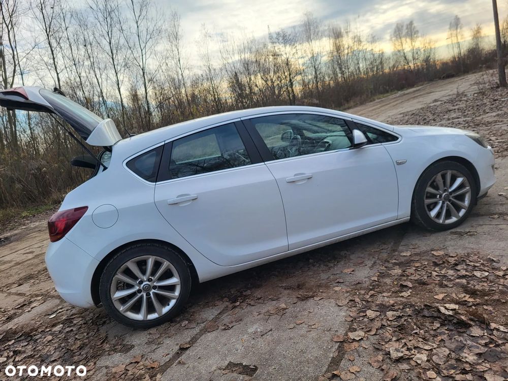 Opel Astra 1.7 CDTI DPF Cosmo - 3