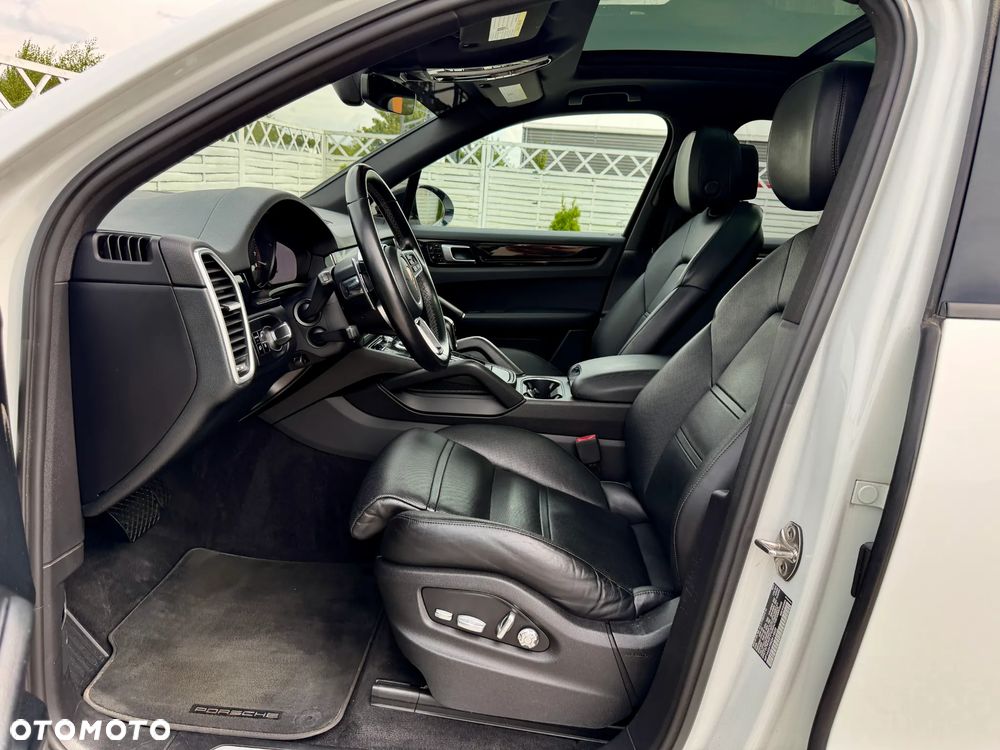 Porsche Cayenne Tiptronic S - 8