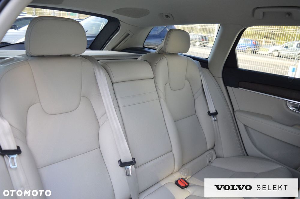 Volvo V90 Cross Country - 24