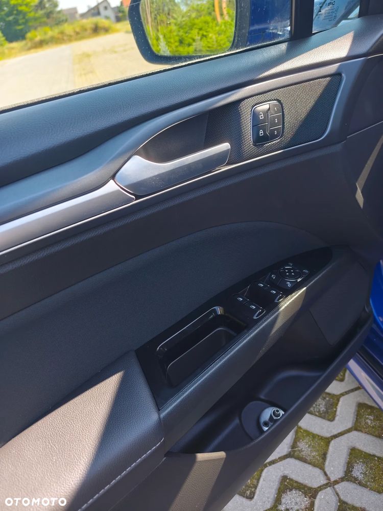 Ford Mondeo 2.0 EcoBoost Titanium - 17