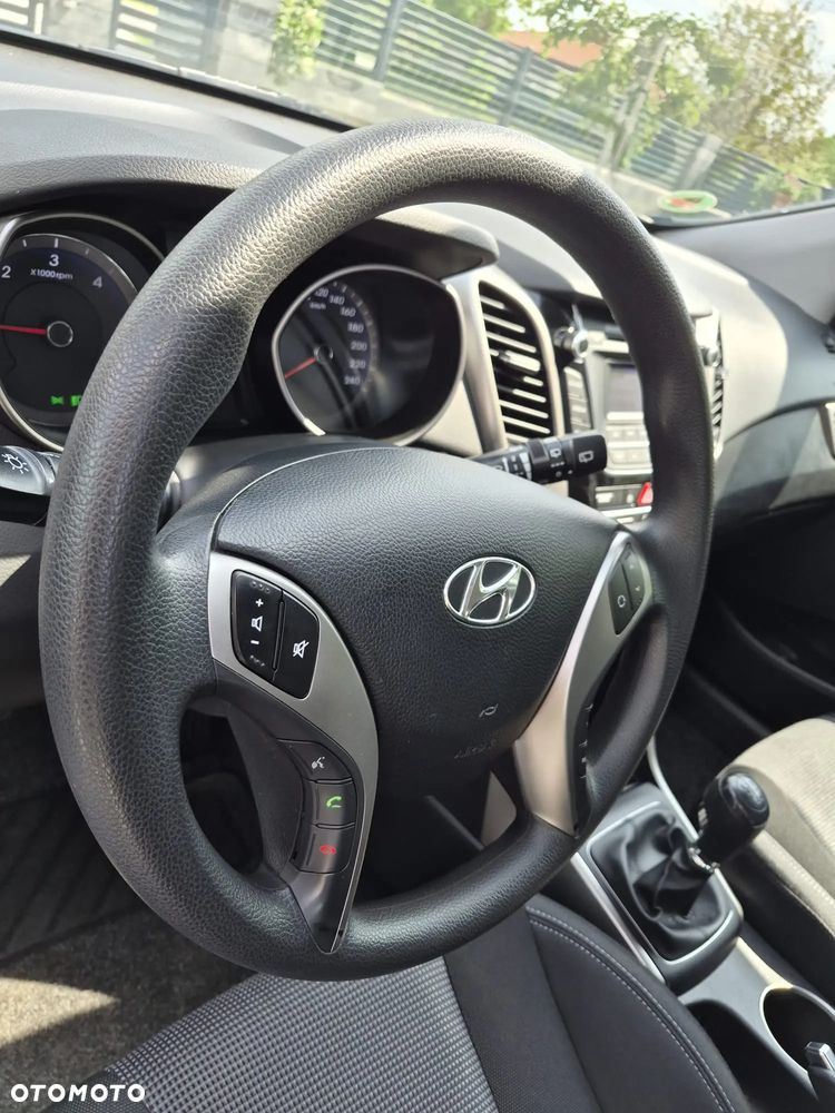 Hyundai i30 1.6 CRDI Trend - 28