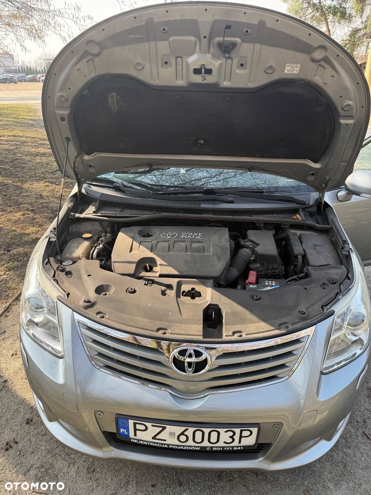 Toyota Avensis - 11