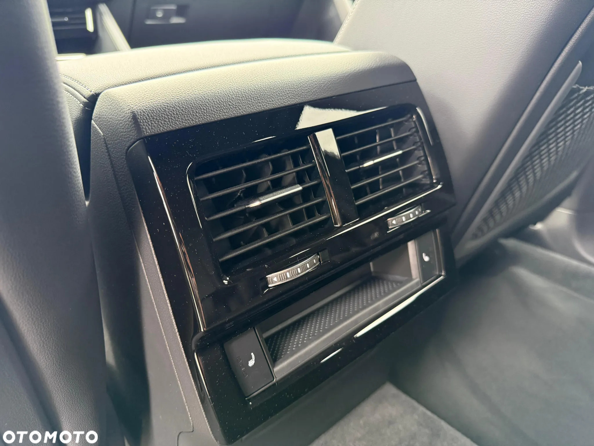 Volkswagen Touareg 3.0 V6 TDI 4Motion R-Line - 14