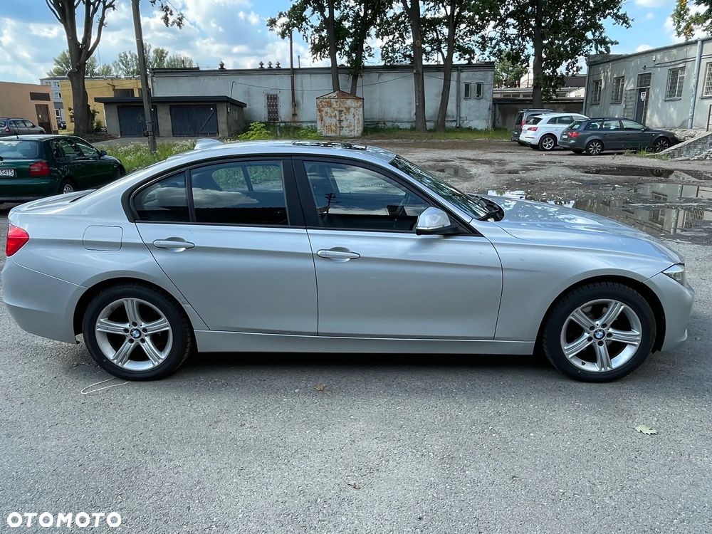BMW Seria 3 328i xDrive - 5