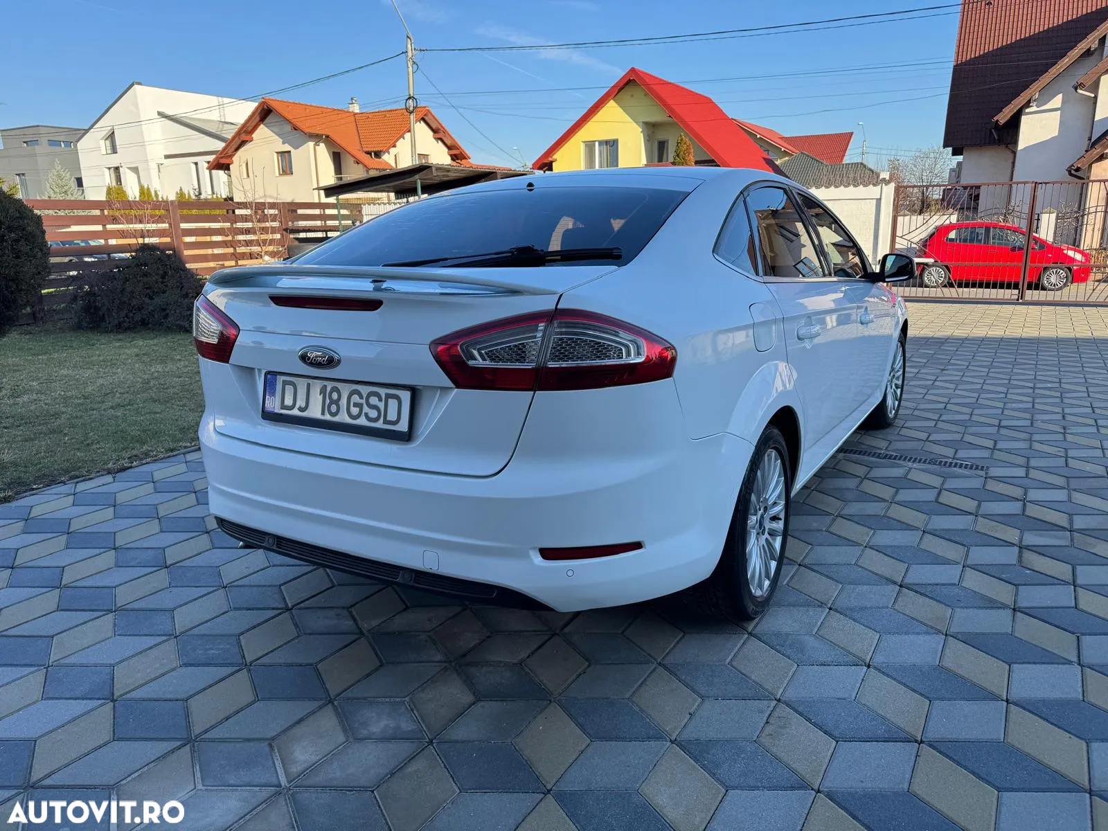 Ford Mondeo 1.6 TDCi ECOnetic Start-Stopp Titanium - 2