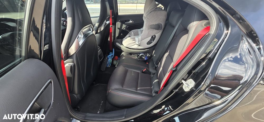 Mercedes-Benz A 45 AMG 4Matic AMG Speedshift 7G-DCT - 14