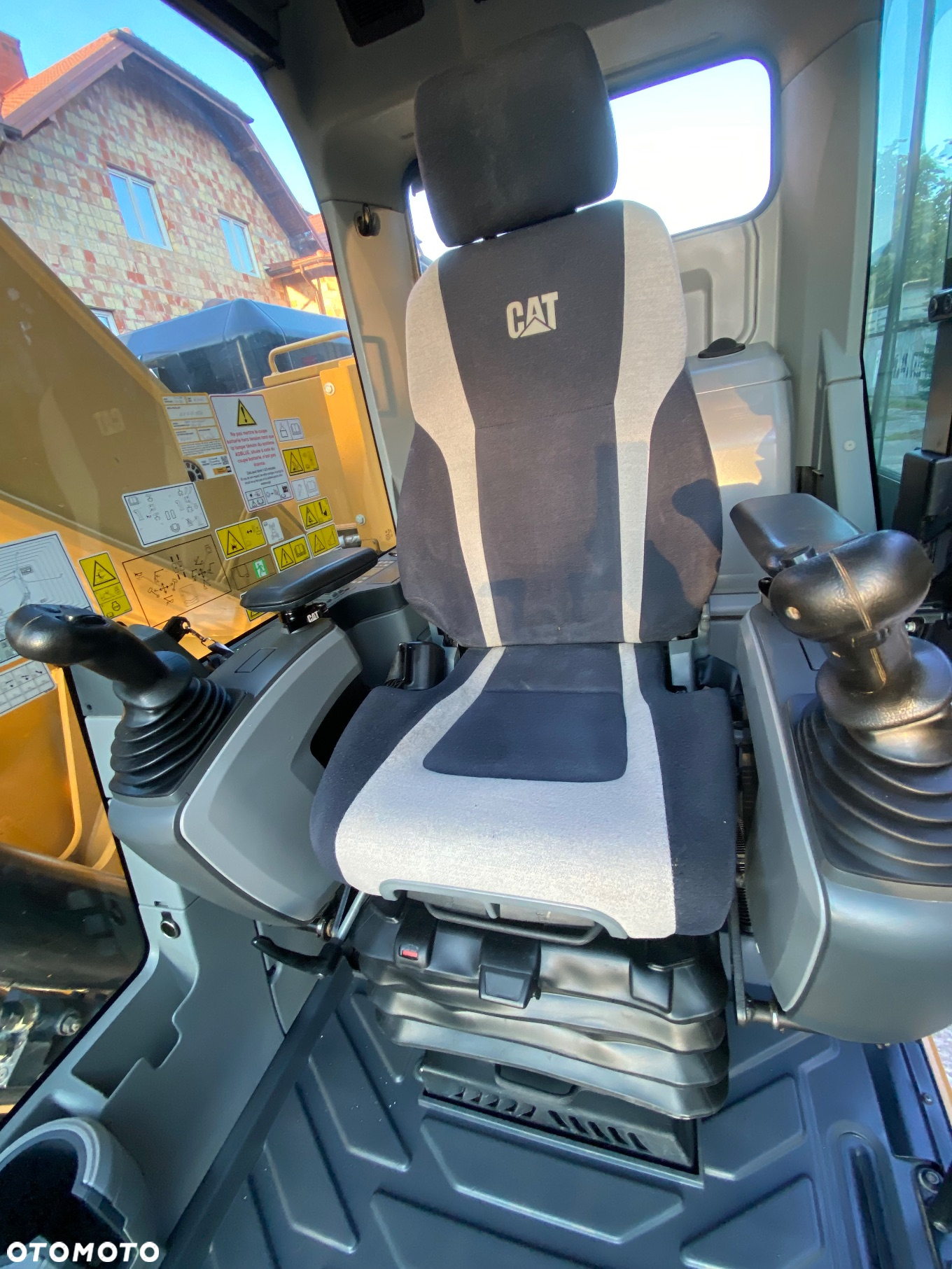 Caterpillar CAT 325 F LCR - 12