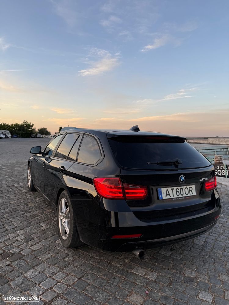 BMW 320 d Sport Line - 7