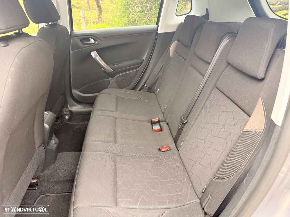 Peugeot 2008 1.2 PureTech Style - 14