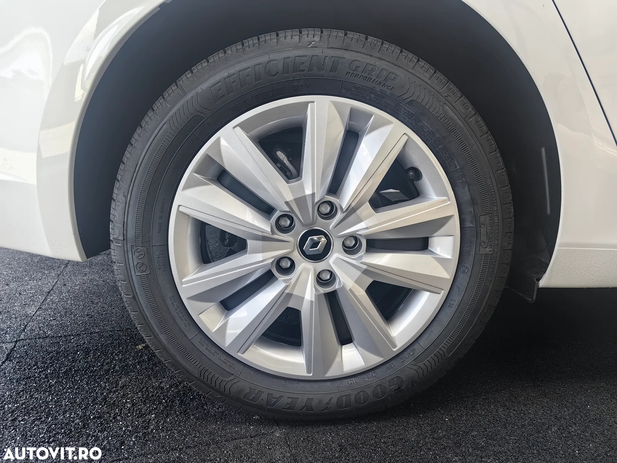 Renault Megane BLUE dCi 115 EDC Techno - 8