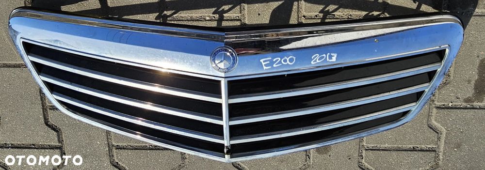 Mercedes E W212 grill atrapa - 2