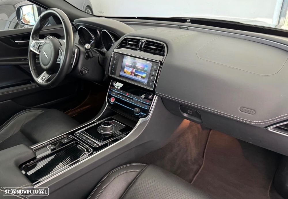 Jaguar XE 2.0 D R-Sport Aut. - 9
