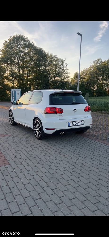Volkswagen Golf - 8