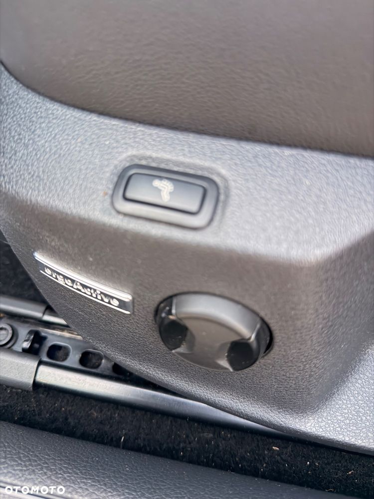 Volkswagen Golf 2.0 TDI DPF 4Motion Highline - 30