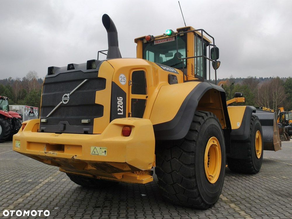 Volvo L 220G - 12