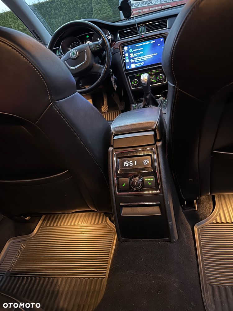 Skoda Superb 2.0 TDI 4x4 Platinum - 31