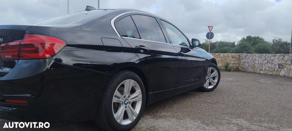 BMW Seria 3 330i Aut. Sport Line - 2