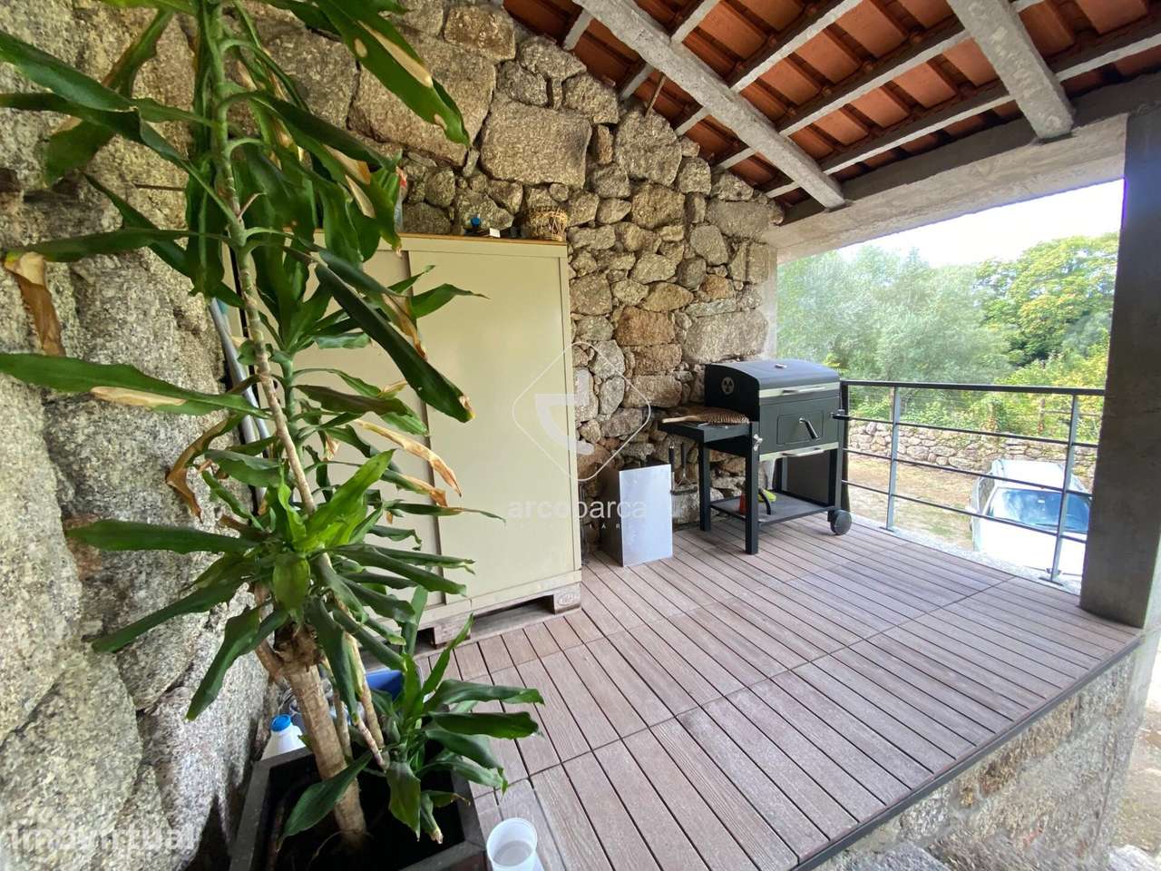 Moradia em Pedra com Duas Habitações e jardim - Boa  Localização -Pont - Grande imagem: 3/51