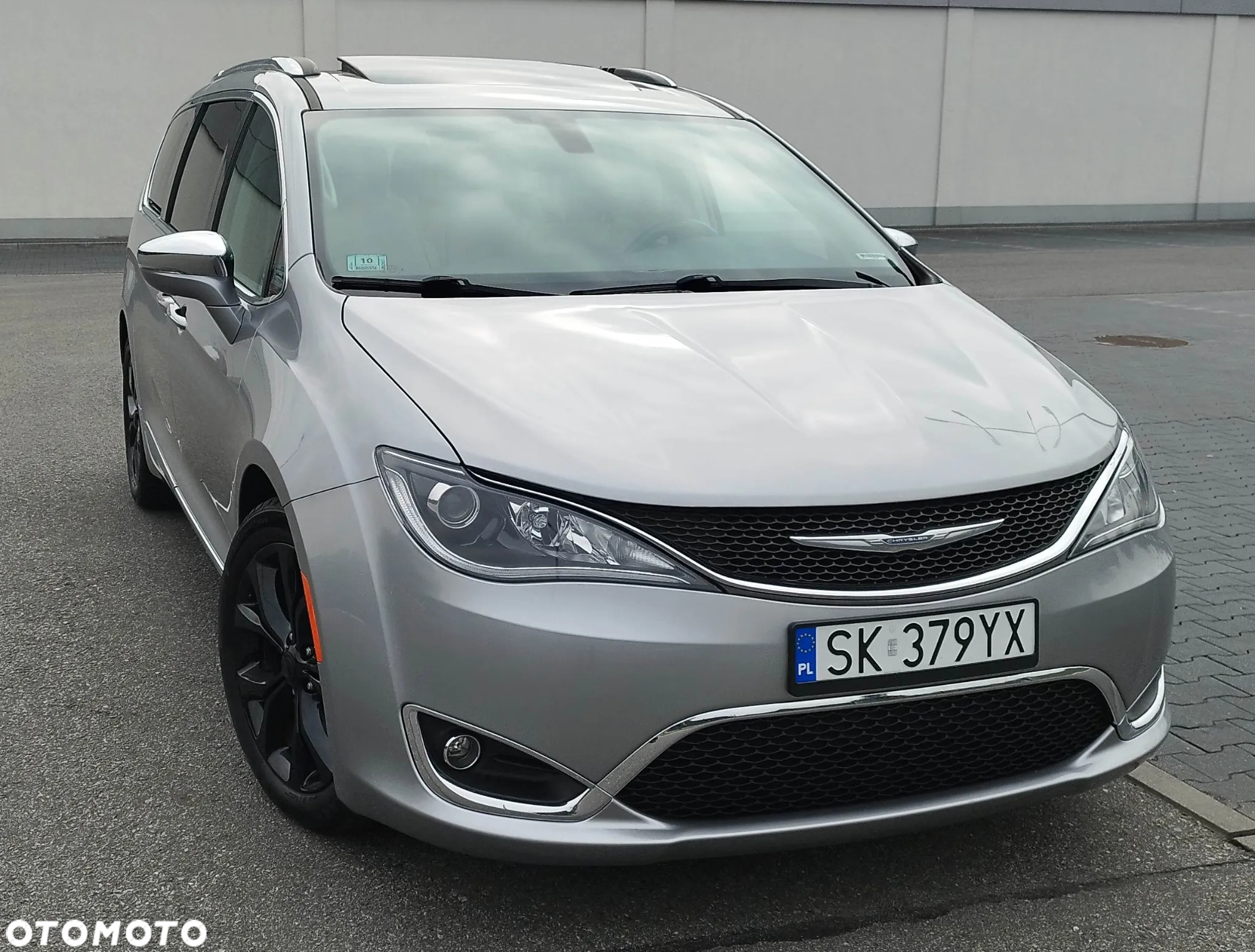 Chrysler Pacifica - 2