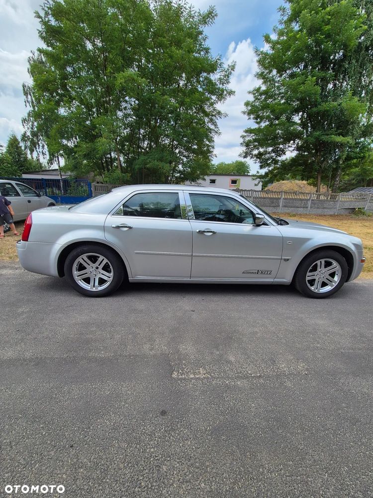 Chrysler 300C - 10
