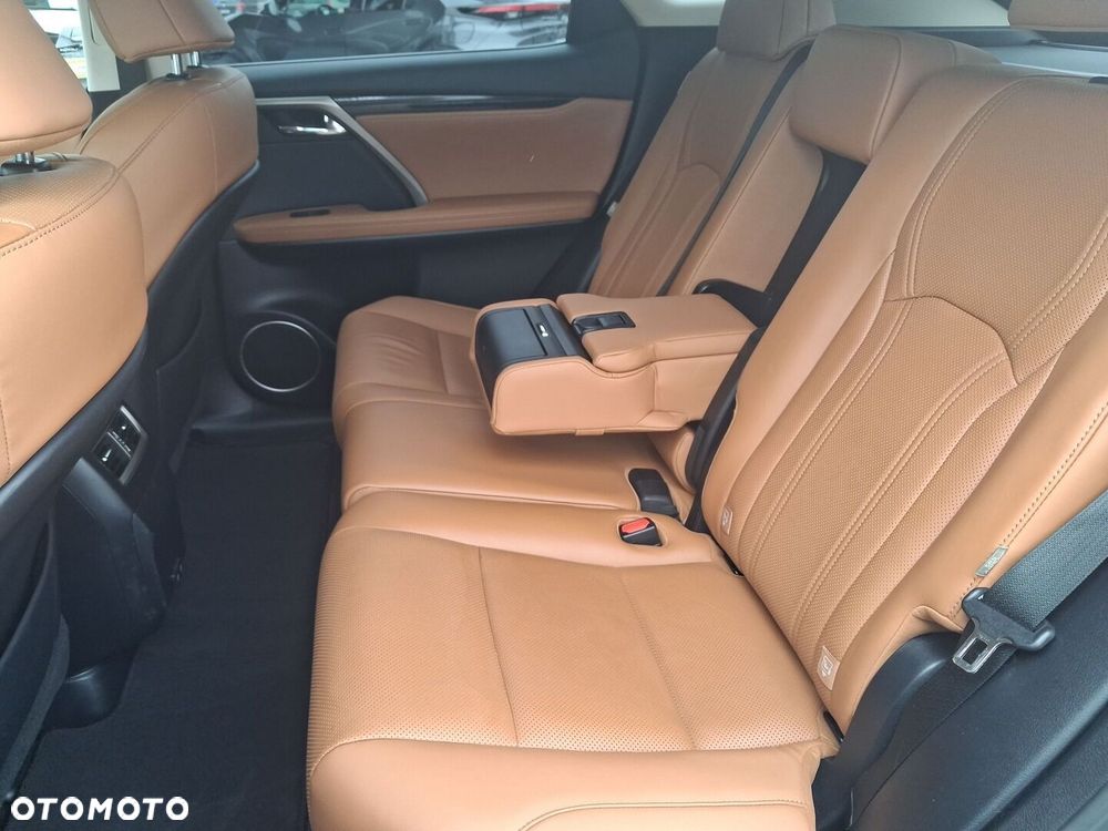 Lexus RX - 12