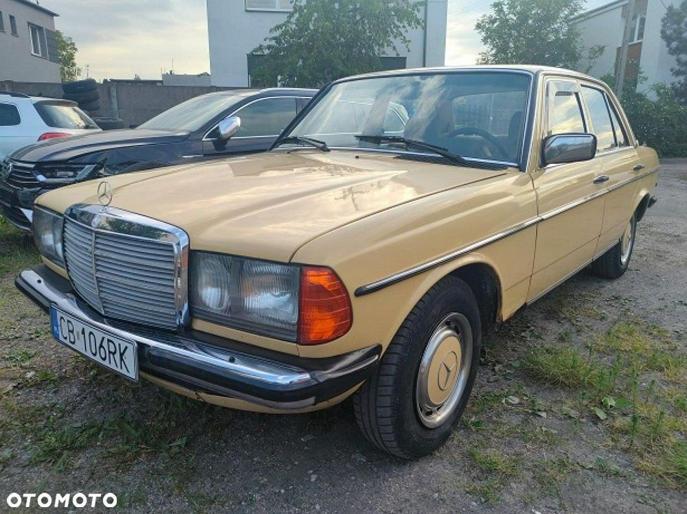 Mercedes-Benz W123 - 1