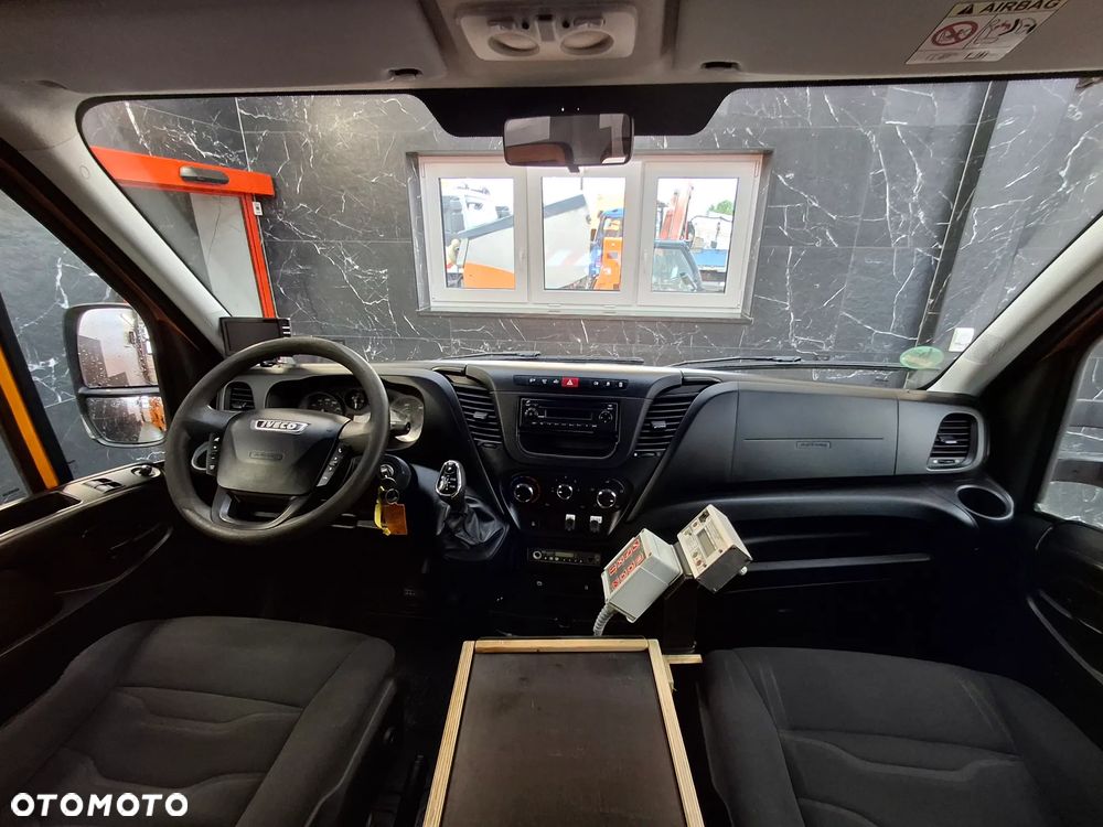 Iveco Daily 35-130 LIFT Doka Brygadówka Automat Hi Matic Plandeka Służba Drogowa Służba Autostradowa Hak Webasto Światła Ostrzegawcze Drogowy - 25