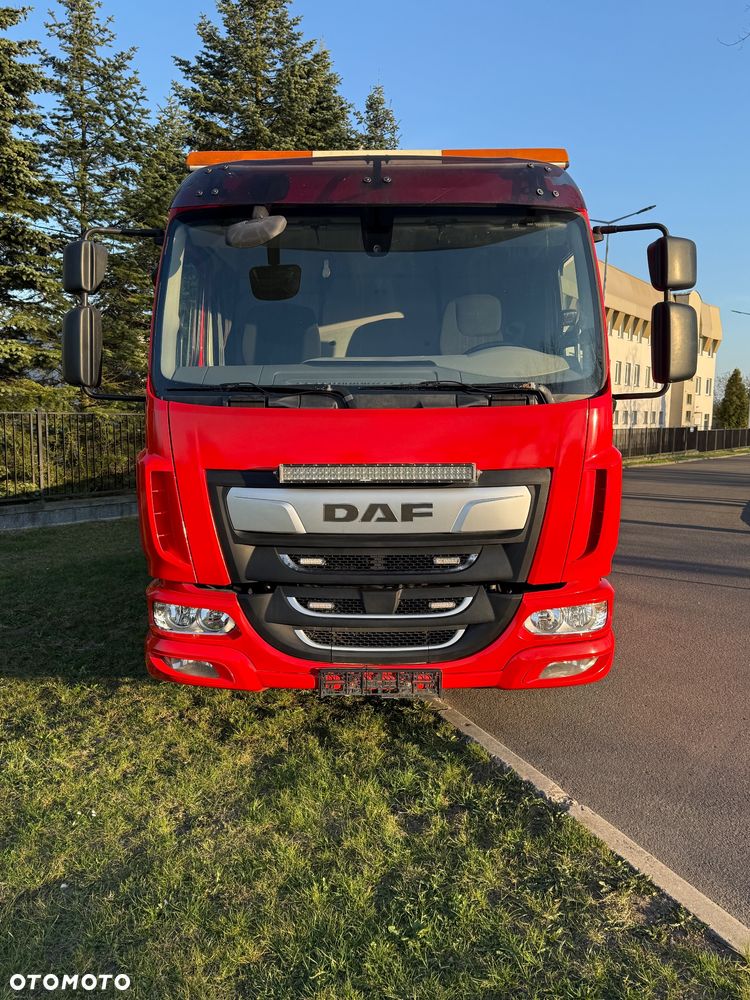 DAF LF 210 Pomoc drogowa laweta holownik widelec platforma hydrauliczna - 36
