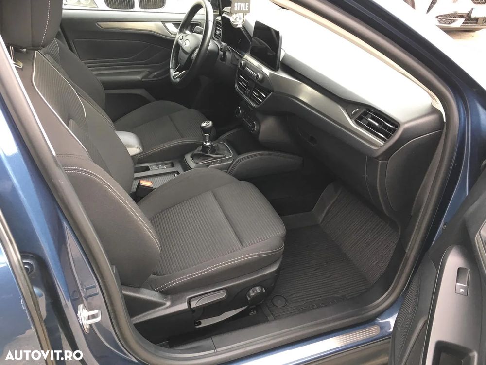 Ford Focus Turnier 1.5 EcoBlue Start-Stopp-System TITANIUM DESIGN - 10