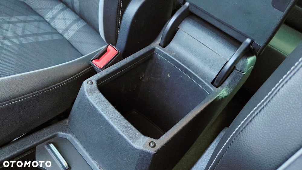 Volkswagen Tiguan - 33