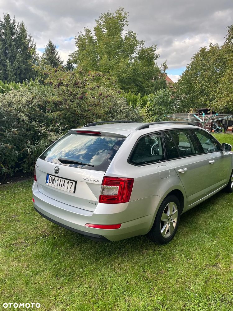 Skoda Octavia 2.0 TDI 4x4 Ambition DSG - 3
