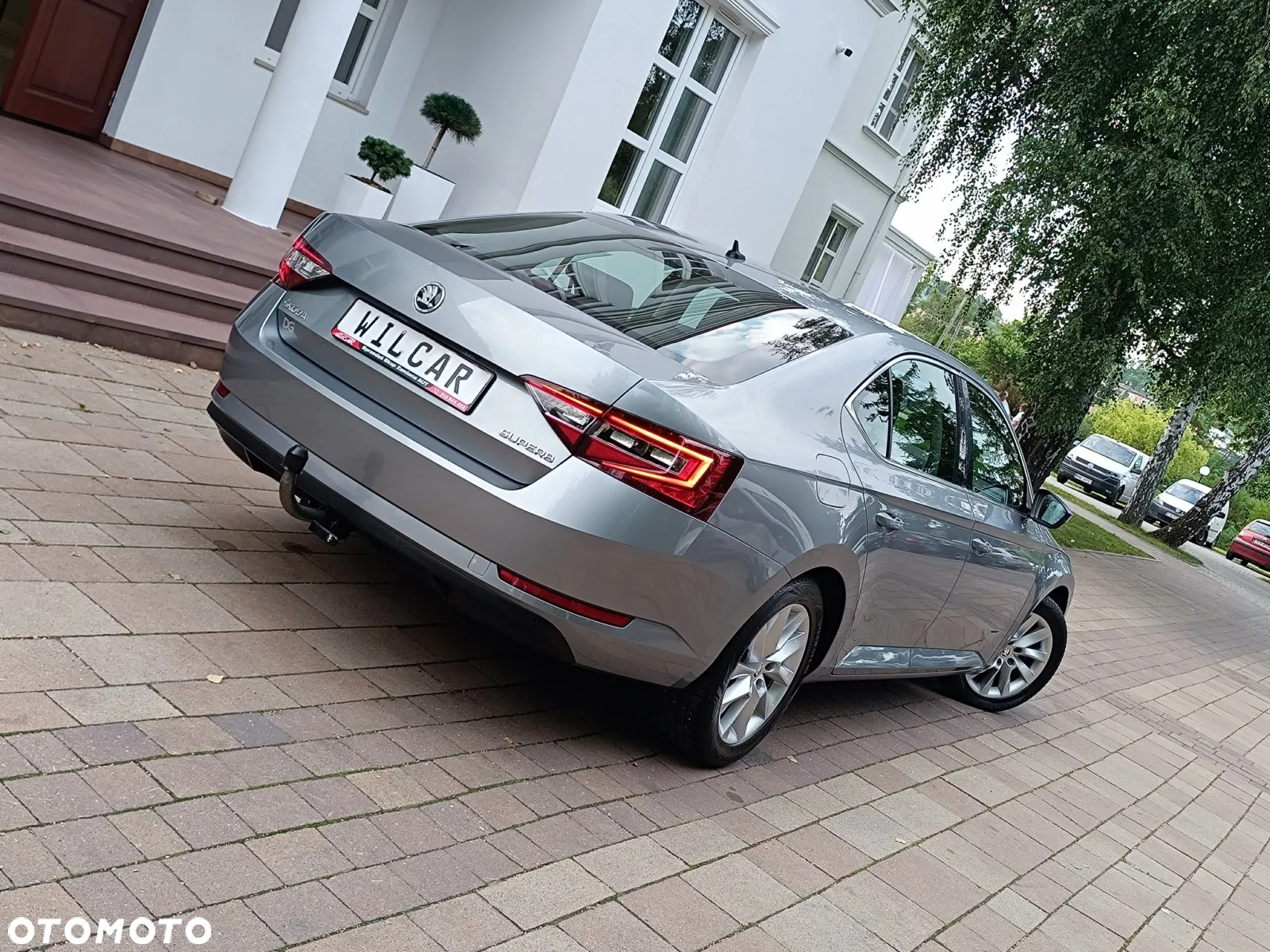 Skoda Superb 1.4 TSI ACT DSG Ambition - 4